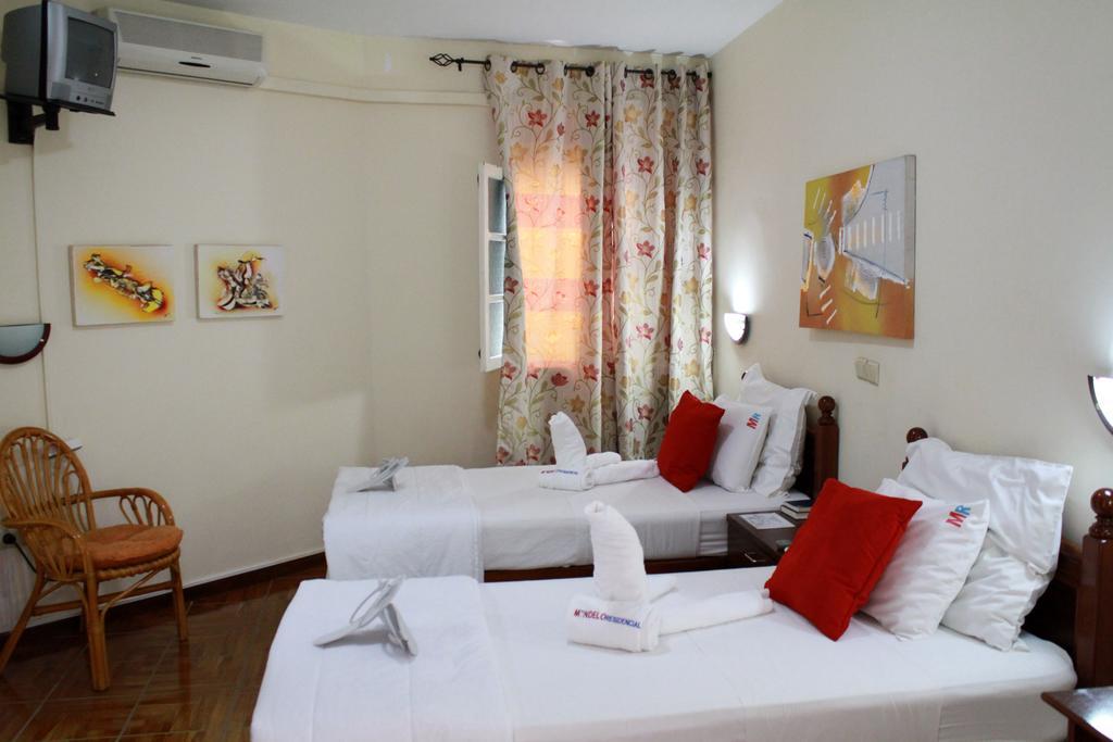 Mindelo Residencial Bed & Breakfast Стая снимка