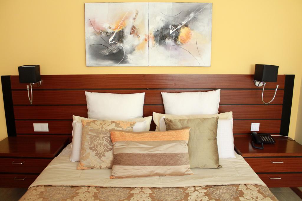 Mindelo Residencial Bed & Breakfast Стая снимка