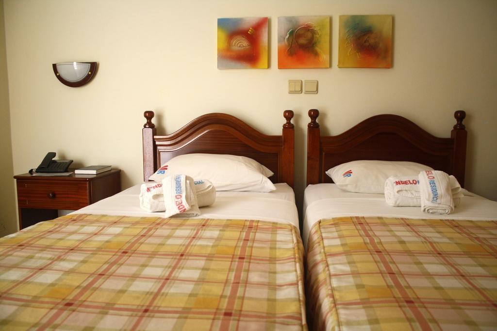 Mindelo Residencial Bed & Breakfast Стая снимка