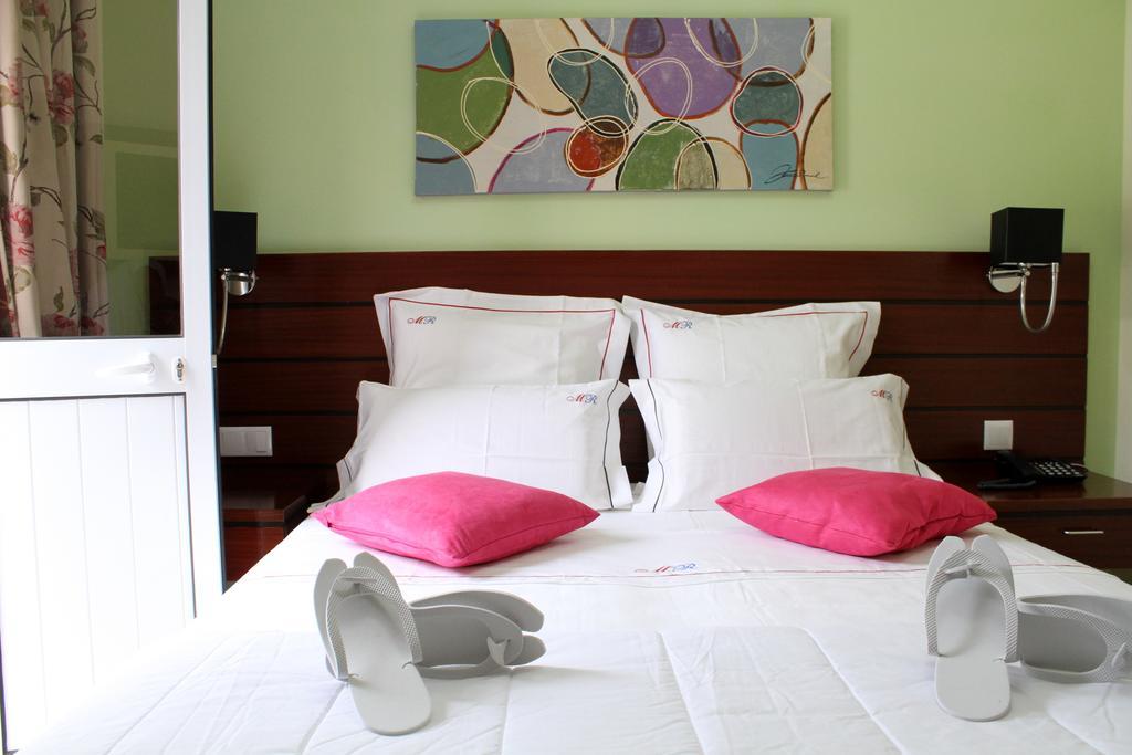 Mindelo Residencial Bed & Breakfast Стая снимка