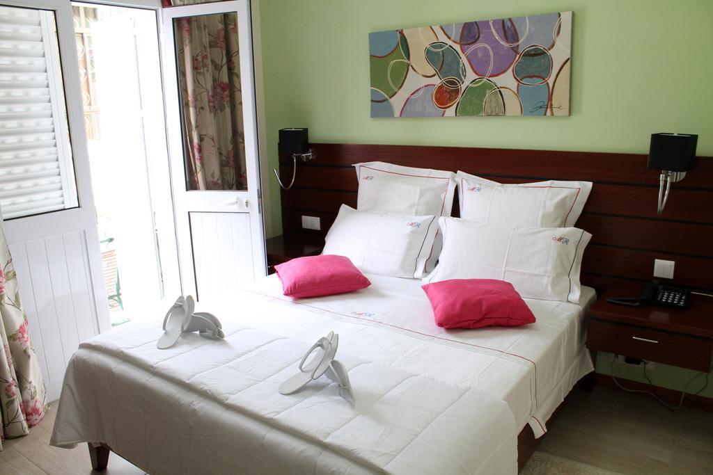Mindelo Residencial Bed & Breakfast Екстериор снимка