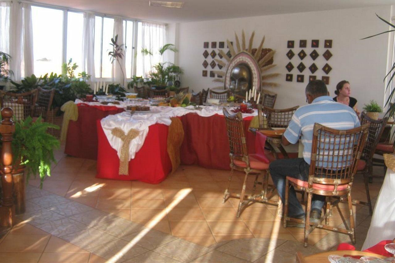 Mindelo Residencial Bed & Breakfast Екстериор снимка