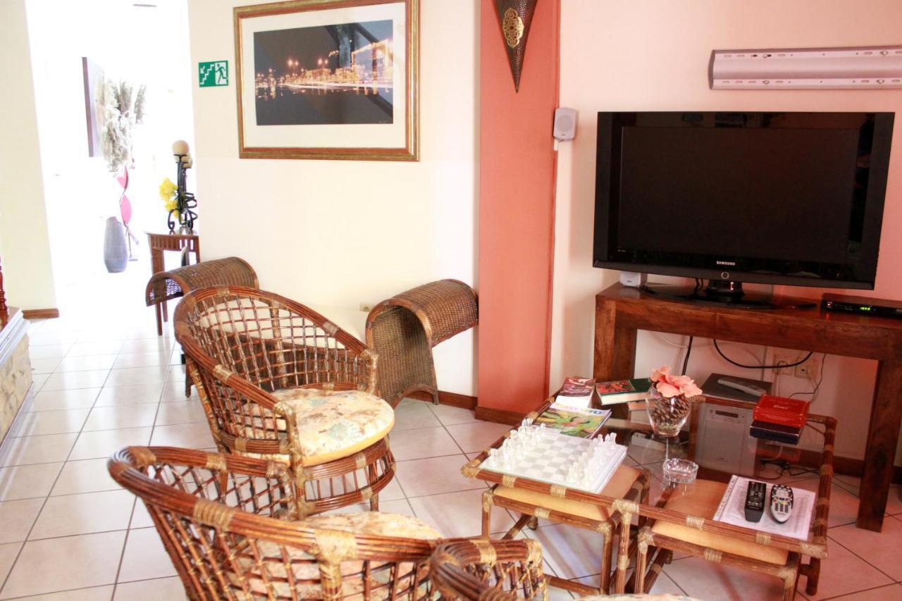 Mindelo Residencial Bed & Breakfast Екстериор снимка